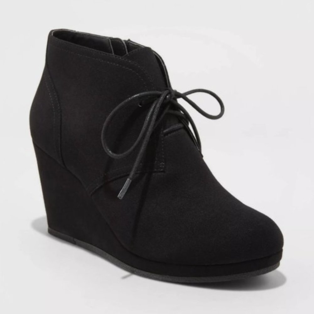 Universal Thread Booties size 11